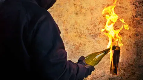 Quema una casa en M&aacute;laga creyendo que era del amante de su pareja