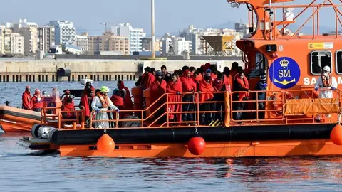 Fin de semana negro en Almer&iacute;a. Llegan 73 personas en patera, algunas de ellas en muy mal estado