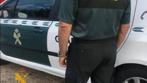 Apu&ntilde;ala a un guardia civil en Conil (C&aacute;diz). El agresor se encontraba en b&uacute;squeda y captura