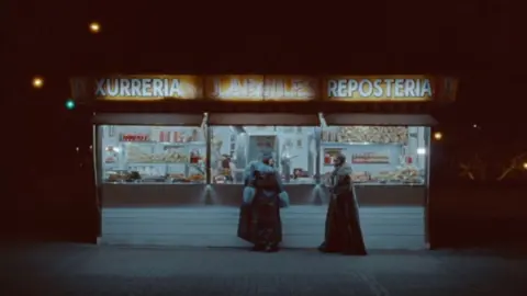 'Vampiros' de Rosal&iacute;a y Rauw Alejandro supera el mill&oacute;n de visitas en menos de 24 horas