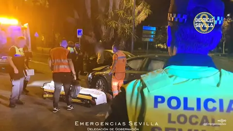 Accidente en Sevilla Un conductor de VTC choca contra un turismo que realiza un giro prohibido