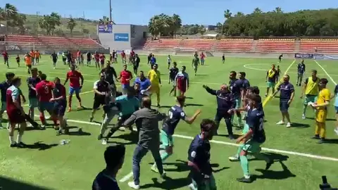 Batalla campal en el Estepona-Diocesano con el portero Razak a pu&ntilde;etazos contra los rivales