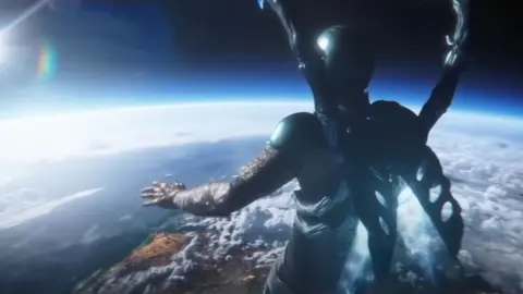 'Blue Beetle' sorprende a los fans de DC C&oacute;mics con este espectacular tr&aacute;iler de lanzamiento