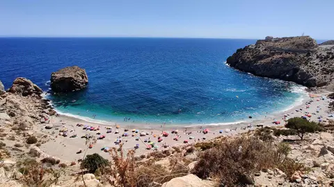 Estas 2 playas de Granada son de lo m&aacute;s espectacular para disfrutar del turismo en Andaluc&iacute;a