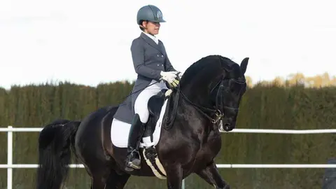 Programa ecuestre de la Feria del Caballo 2023 Bel&eacute;n Bautista, premio Caballo de Oro