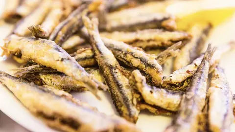 As&iacute; se preparan los boquerones al estilo de M&aacute;laga famosos en el mundo entero