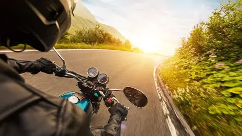 En moto y a 219 km por hora por la autopista AP4 en sentido C&aacute;diz