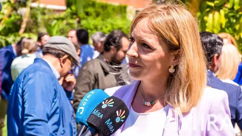 Almudena Mart&iacute;nez del Junco