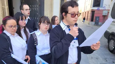 Primera experiencia laboral para 10 alumnos de Cedown en Jerez gracias al programa 'Uno a Uno'