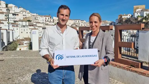 Carlos Alarc&oacute;n y Almudena Mart&iacute;nez del Junco en Setenil de las Bodegas