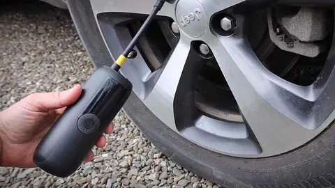 Llega a Amazon el mini inflador de aire port&aacute;til