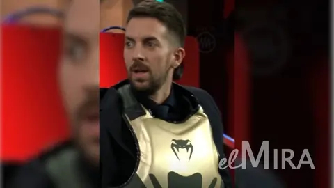 De locos David Broncano acepta que los hermanos Topuria le den unos pu&ntilde;etazos como regalo