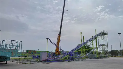 Comienza en Jerez el montaje de los cacharritos para la Feria del Caballo 2023