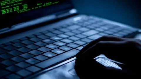 As&iacute; estafa miles de euros mediante hackeo inform&aacute;tico para desviar cobros en M&aacute;laga