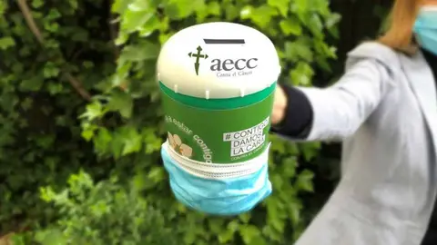 Las Hermandades de Jerez se vuelcan en la lucha contra el c&aacute;ncer cuestaci&oacute;n el jueves 4 de mayo