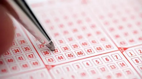 El sorteo de la Loter&iacute;a Primitiva se acuerda de M&aacute;laga. Esta es la lluvia de euros que deja