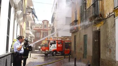 Muere un hombre tras el incendio y derrumbe de una vivienda en Berja (Almer&iacute;a)