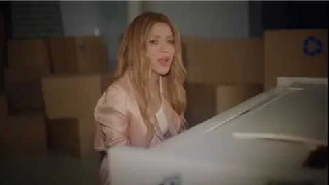 Shakira canta junto a sus hijos Milan y Sasha en su nueva canci&oacute;n 'Acr&oacute;stico'