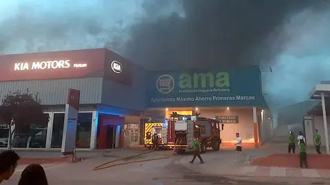 As&iacute; evitan los Bomberos una tragedia en un concesionario de coches de &Uacute;beda