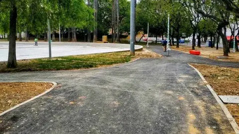La 'marea negra' llega al parque de La Plata de Jerez | Foto: Antonio Virgil Guzm&aacute;n (Jerez en Positivo)