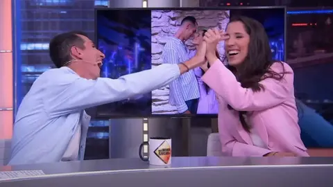 El v&iacute;deo viral de &Aacute;lex Roca y Mari Carmen Maza en el Hormiguero explicando c&oacute;mo se enamoraron