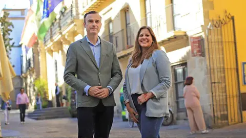 Manuel M&eacute;ndez y Estefan&iacute;a Brazo