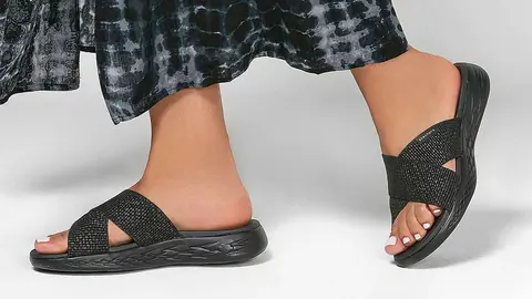 Sandalias Skechers On-The-go 600 Glistening disponibles en Amazon