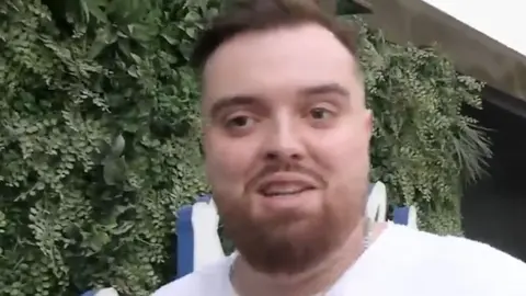 Ibai Llanos opina sobre Shakira y Gerard Piqu&eacute; tras ser sorprendido por unos paparazis