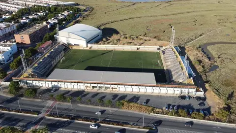 Un robo de pel&iacute;cula. Asaltan el campo del Ayamonte y se lo llevan todo