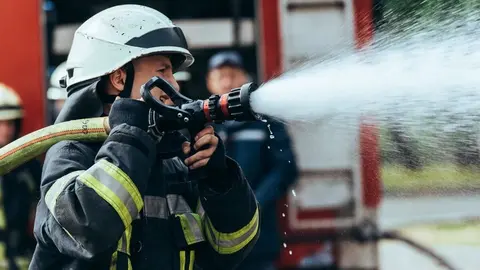 En llamas una pensi&oacute;n llena de gente en Linares (Ja&eacute;n). Estas son las consecuencias