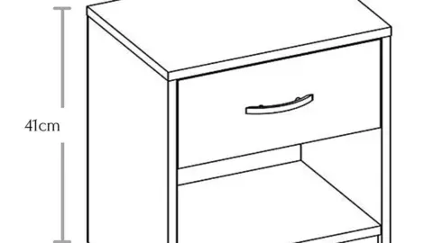 As&iacute; es la mesita que Amazon ha rebajado y que cabe en todas las estancias de tu casa