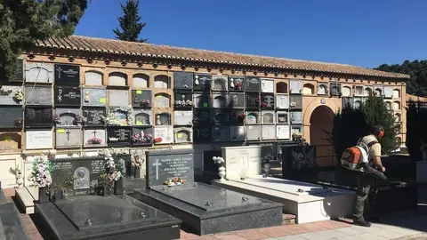 Secuestran a una mujer en un cementerio de Almer&iacute;a. La obligaron a arrodillarse ante a un nicho