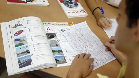 Cerco a las trampas en el examen de conducir en C&oacute;rdoba. As&iacute; aprueba tras suspender 15 veces