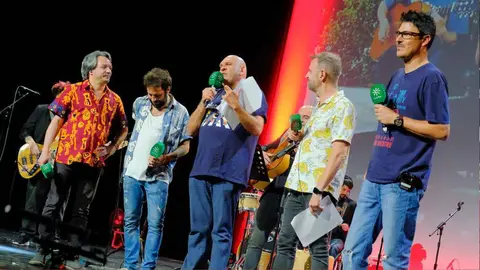 Homenaje a Los Delinq&uuml;entes en el Show del Comandante Lara (2)