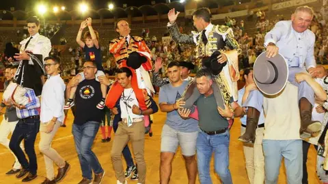 Todos a hombros en Algeciras