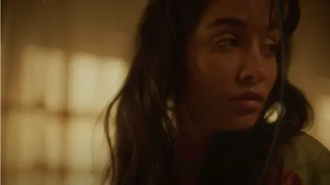 Mar&iacute;a Becerra se sincera con su nuevo tema 'Coraz&oacute;n Vac&iacute;o' donde debuta como actriz del mismo