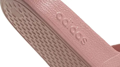 Las sandalias de moda de Adidas que vuelven todos los veranos y siempre se agotan en Amazon