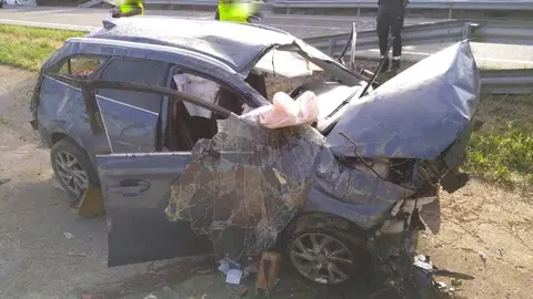 Muere una mujer en Ja&eacute;n tras salirse su coche de la v&iacute;a y chocar contra un pilar de hormig&oacute;n