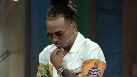 Ozuna se coloca en el Top 3 de personas con m&aacute;s dinero en el banco que visita La Resistencia