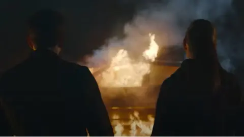 El Cuerpo en Llamas La nueva serie de Netflix inspirada en el crimen real sucedido en Espa&ntilde;a