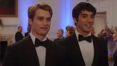 Prime Video lanza el tr&aacute;iler de la comedia rom&aacute;ntica del verano 'Rojo, Blanco y Sangre Azul'