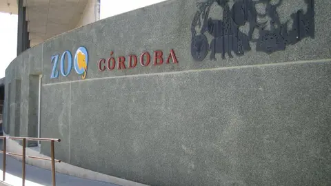 Encuentran un cad&aacute;ver calcinado en un camino cerca del zool&oacute;gico de C&oacute;rdoba