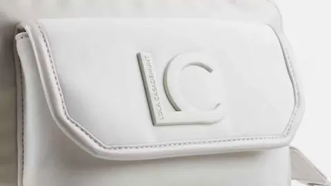 Bandolera de nylon con bolsillo frontal de Lola Casademunt en El Corte Ingl&eacute;s