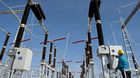 Accidente laboral en Granada. Un cable de alta tensi&oacute;n electrocuta a un trabajador de 34 a&ntilde;os