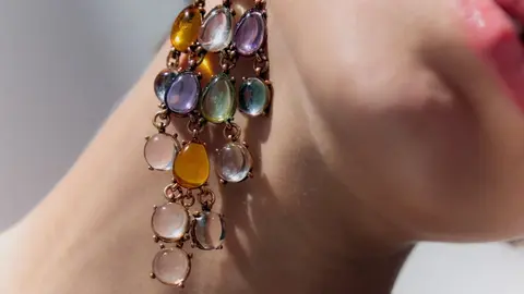 La moda de los pendientes XXL de Valentino que querr&aacute;s llevar este verano llega a Zara