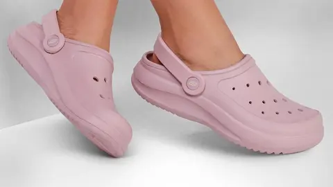 Las enfermeras las llevan por c&oacute;modas &mdash; las Crocs de Skechers que arrasan en las Rebajas