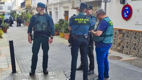 Apu&ntilde;ala a su pareja en Mijas tras una discusi&oacute;n. La mujer sale despedida del veh&iacute;culo