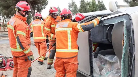 Un muerto y un herido en una colisi&oacute;n frontal entre dos veh&iacute;culos en Huelva