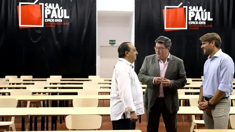 Paco Zurita y &Aacute;ngel en la sala de estudios de la Sala Pa&uacute;l