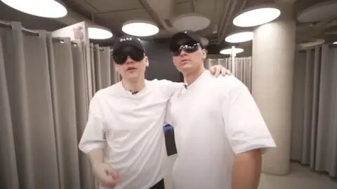 El youtuber Didac Ribot acaba uni&eacute;ndose a Bizarrap para realizar una de sus c&aacute;maras ocultas